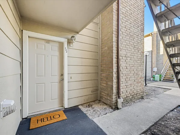 $1,150 | 2120 Wilcrest Drive, Unit 122, Houston, TX 77077