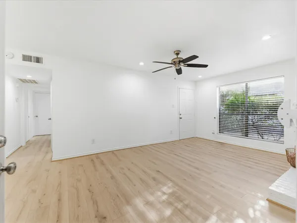 $1,150 | 2120 Wilcrest Drive, Unit 122, Houston, TX 77077