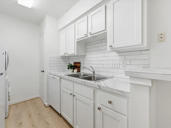 $1,150 | 2120 Wilcrest Drive, Unit 122, Houston, TX 77077