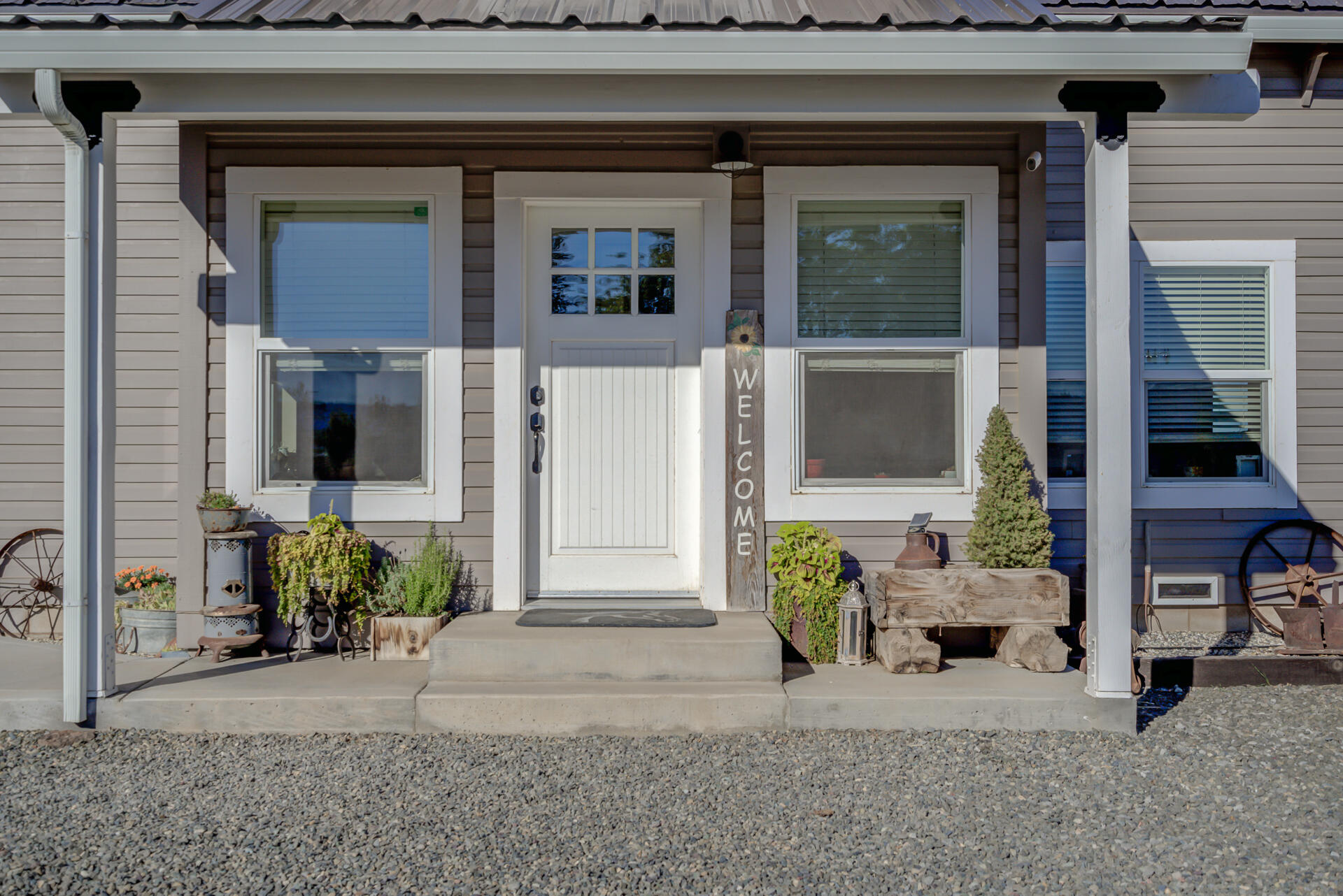 541-105 Pittville Road McArthur, CA 96056 - Photo 19 of 87 front view of a house with potted plants