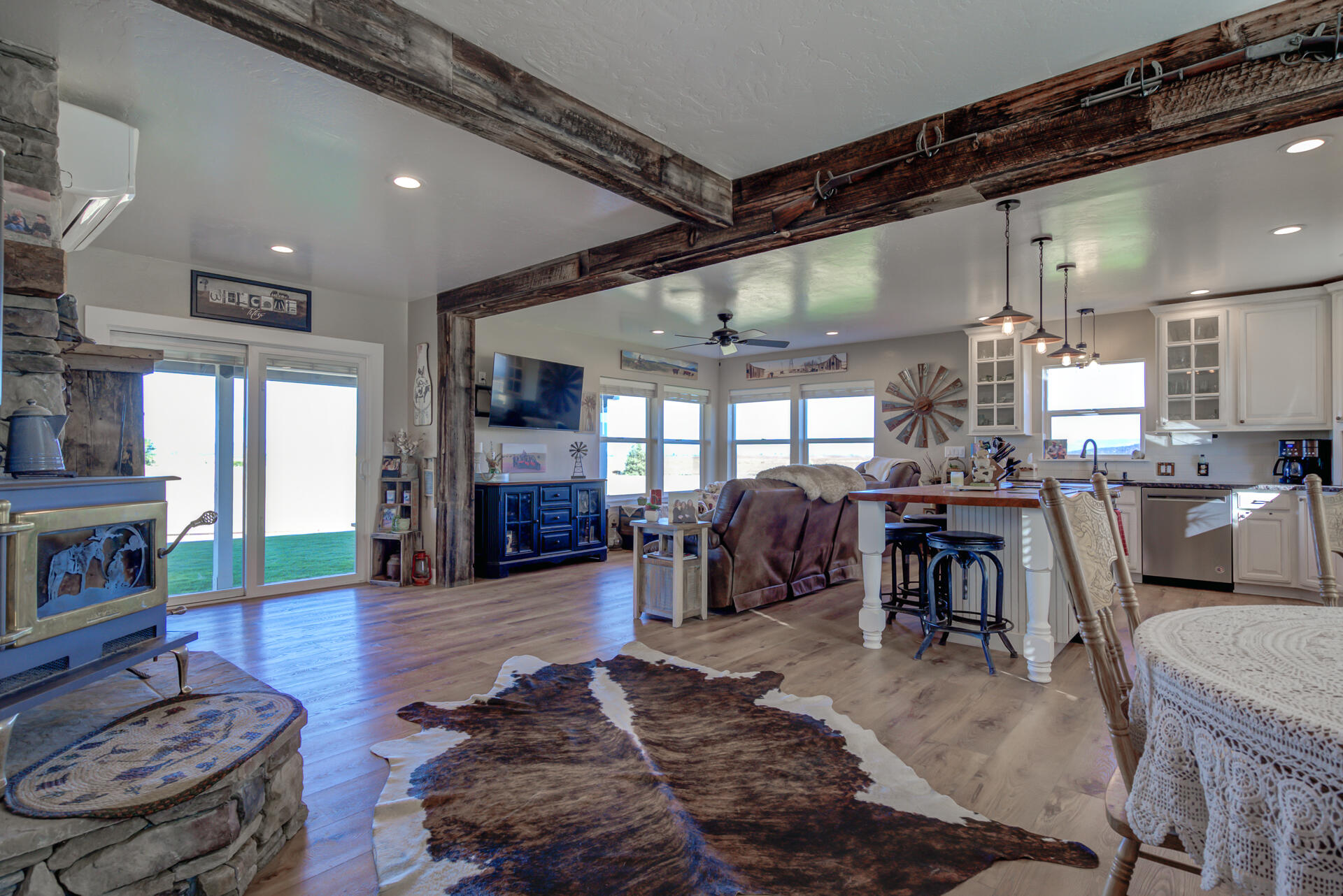 541-105 Pittville Road McArthur, CA 96056 - Photo 22 of 87 a living room with furniture and a wooden floor