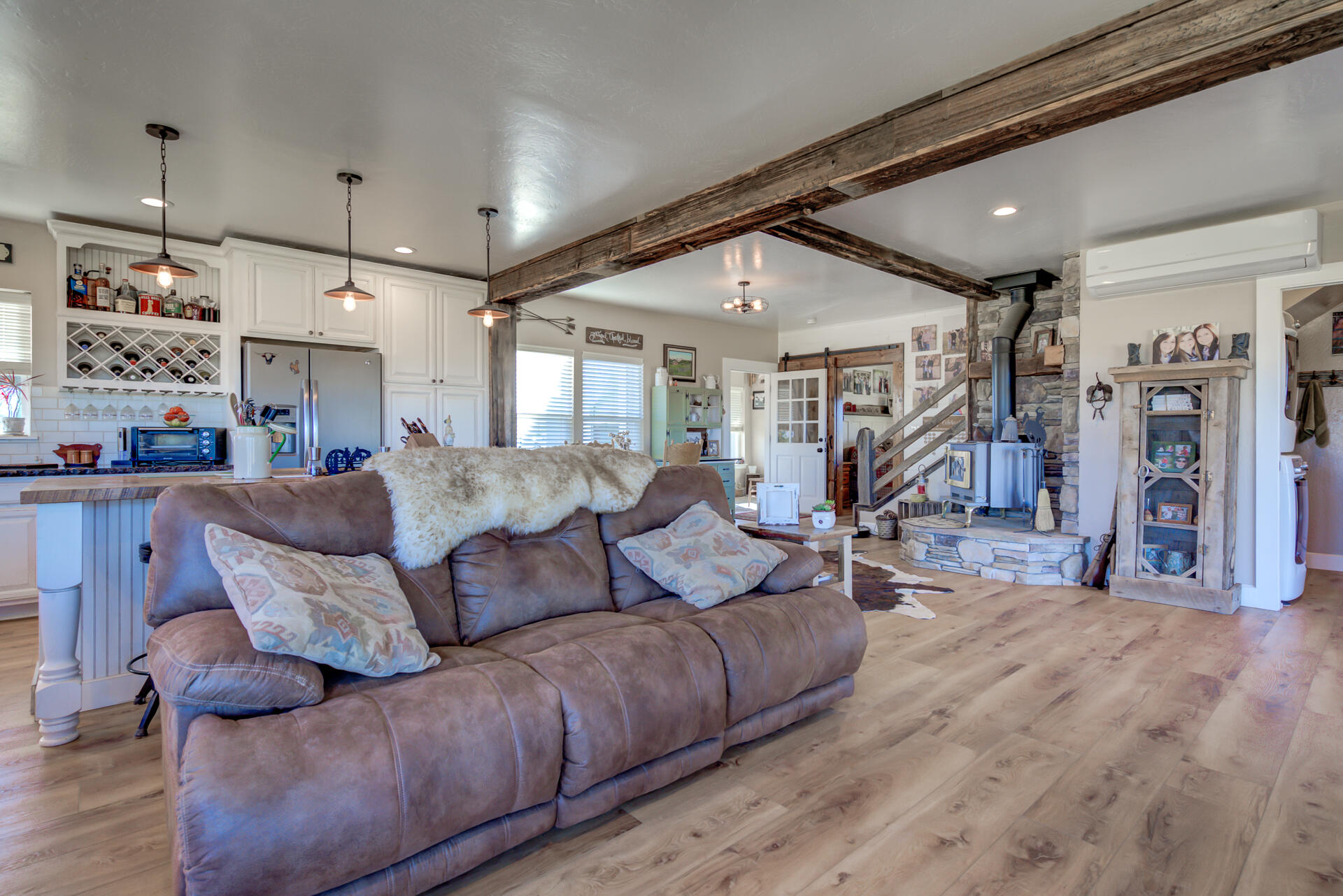 541-105 Pittville Road McArthur, CA 96056 - Photo 28 of 87 a living room with furniture and a ceiling fan