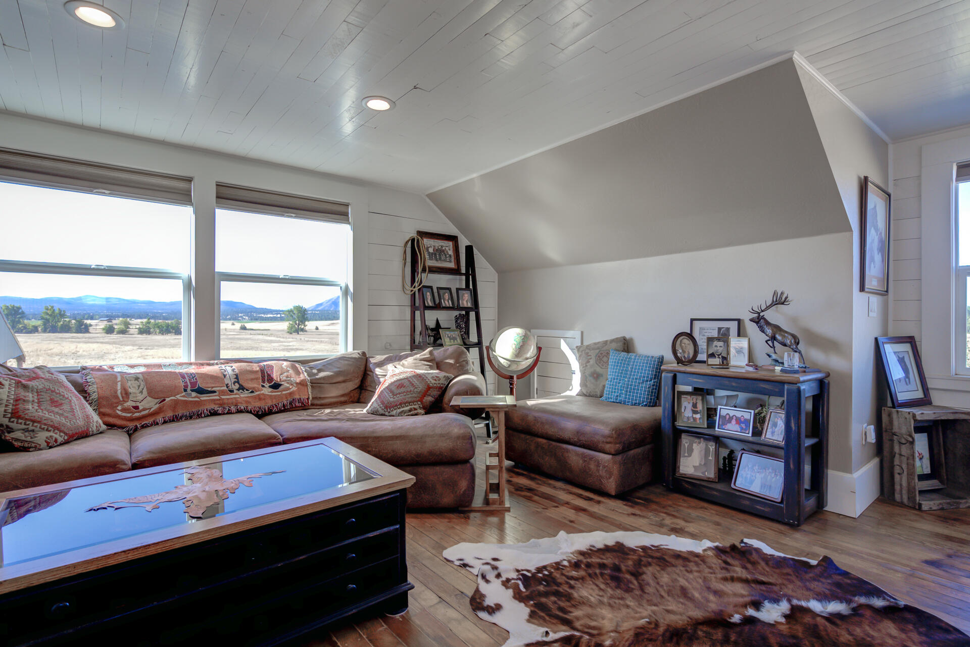 541-105 Pittville Road McArthur, CA 96056 - Photo 47 of 87 a living room with furniture and a large window