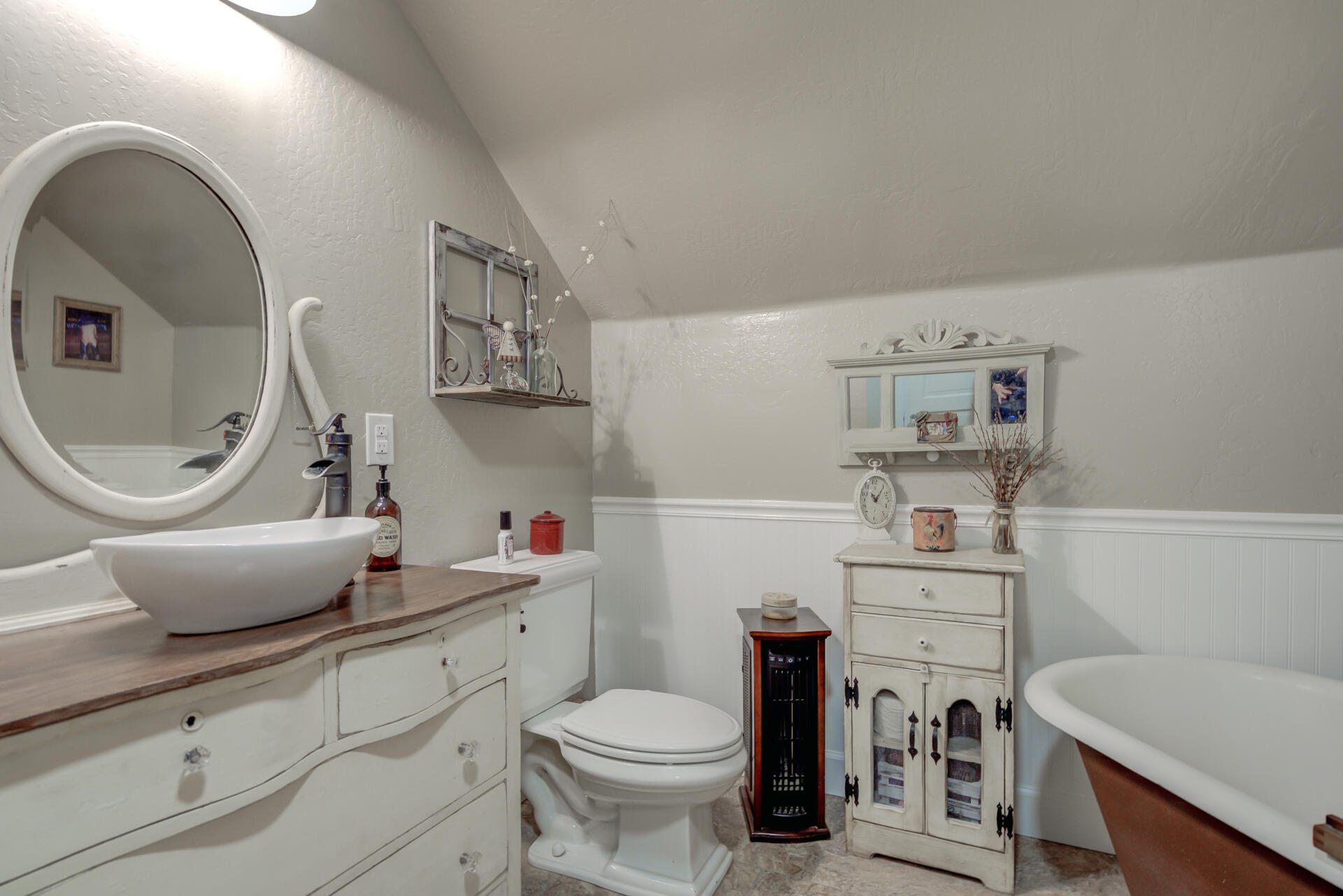 541-105 Pittville Road McArthur, CA 96056 - Photo 51 of 87 a bathroom with a toilet a sink and a mirror