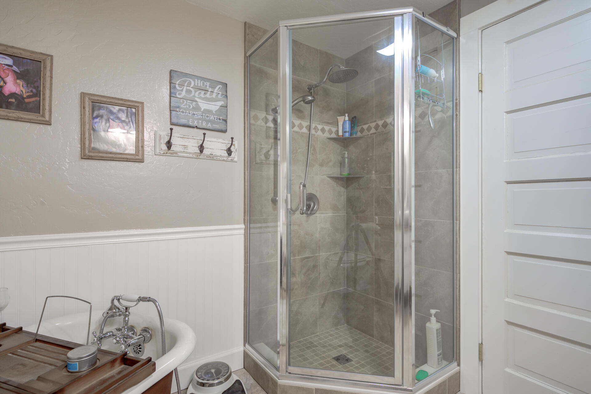 541-105 Pittville Road McArthur, CA 96056 - Photo 53 of 87 a bathroom with a bathtub and shower