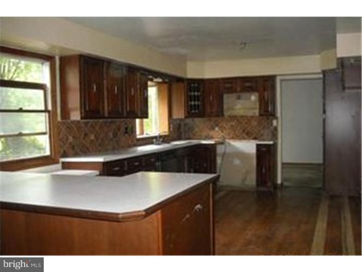 595 Meetinghouse Road Marcus Hook, PA 19061 - Photo 2 of 16 Gallery Image 2