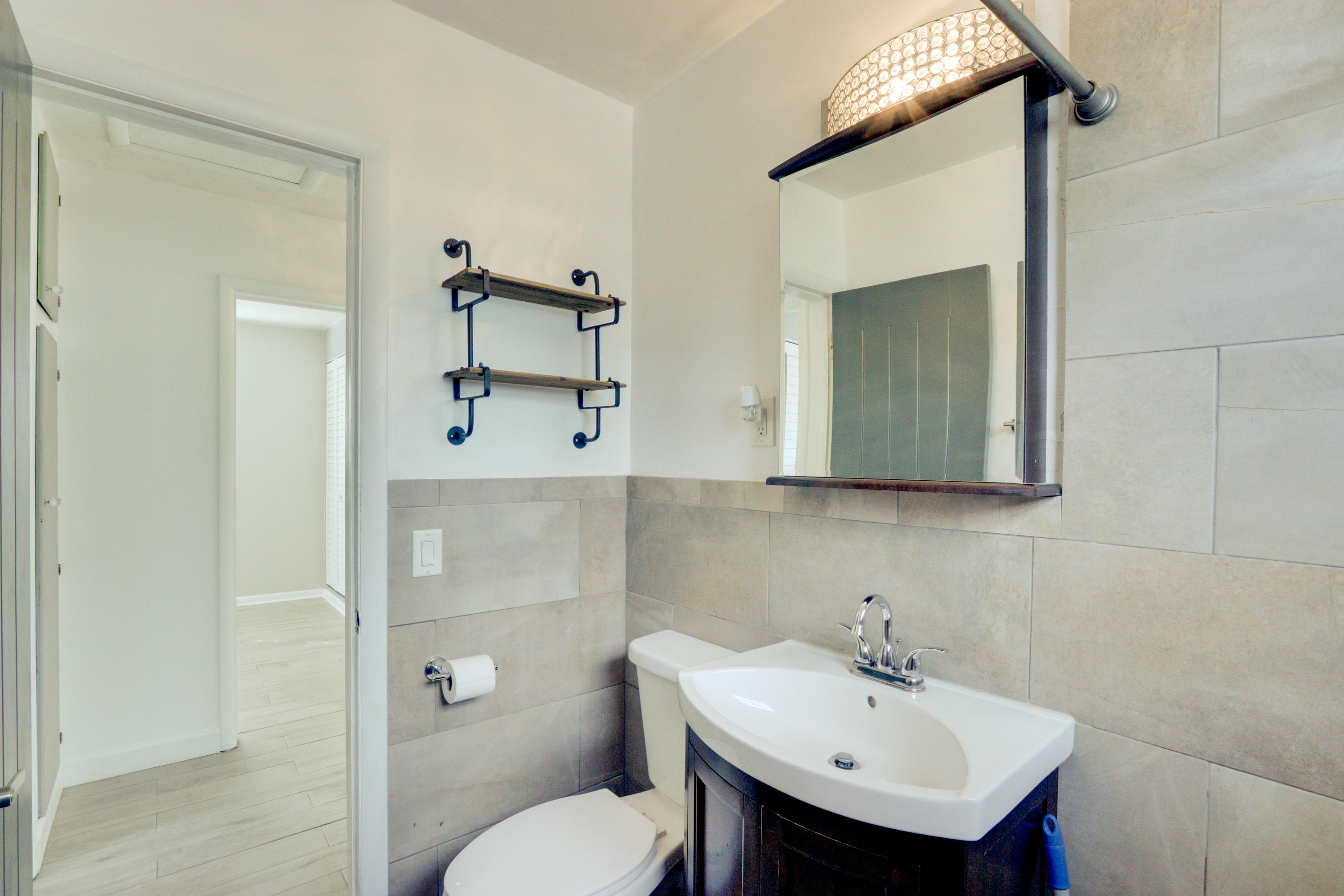 336 Mid Pines Road Palm Springs, FL 33461 - Photo 20 of 40 Renovated Bathroom