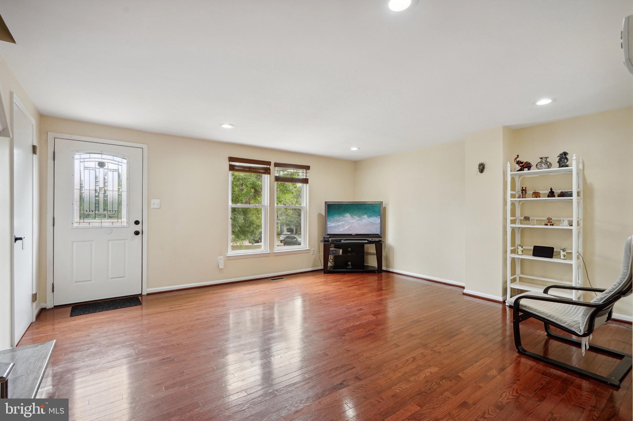 7453 Lone Star Road Lorton, VA 22079 - Photo 11 of 34 Gallery Image 11