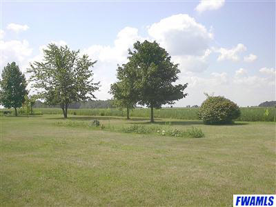 1086 South Warren Road Huntington, IN 46750 - Photo 15 of 16 Gallery Image 15
