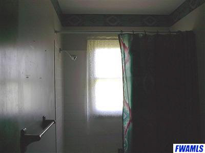 1086 South Warren Road Huntington, IN 46750 - Photo 10 of 16 Gallery Image 10