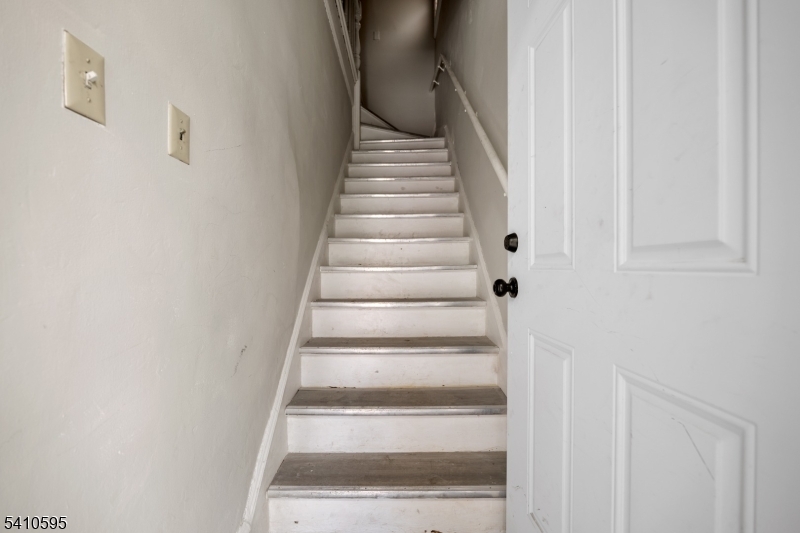 335 Boulevard Passaic, NJ 07055 - Photo 3 of 35 a view of entryway