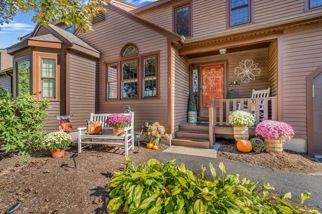 $609,900 | 14 Hawthorne Village, Unit D, Franklin, MA 02038