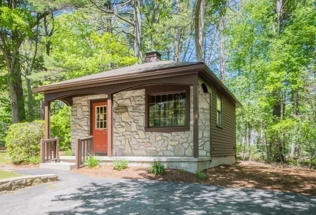 $609,900 | 14 Hawthorne Village, Unit D, Franklin, MA 02038