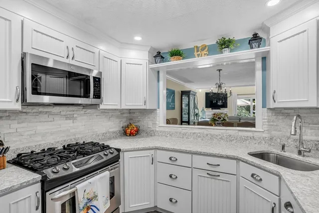 $609,900 | 14 Hawthorne Village, Unit D, Franklin, MA 02038