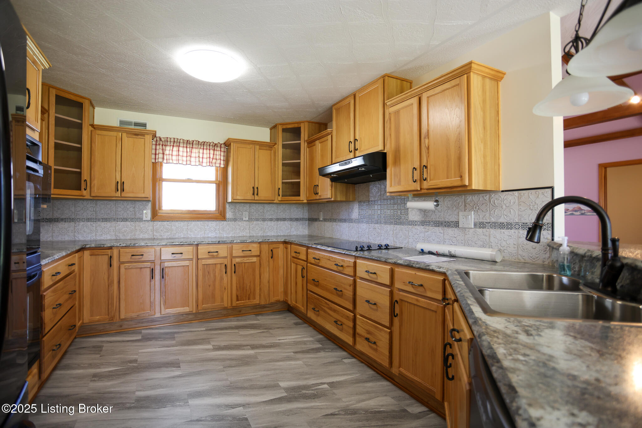 197 Derek Road Shepherdsville, KY 40165 - Photo 10 of 30 197 Derek Rd-7