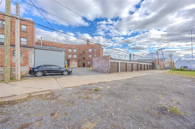 $999 | 530 Main Street, Unit 3, Niagara Falls, NY 14301