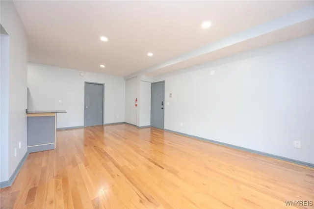 $999 | 530 Main Street, Unit 3, Niagara Falls, NY 14301