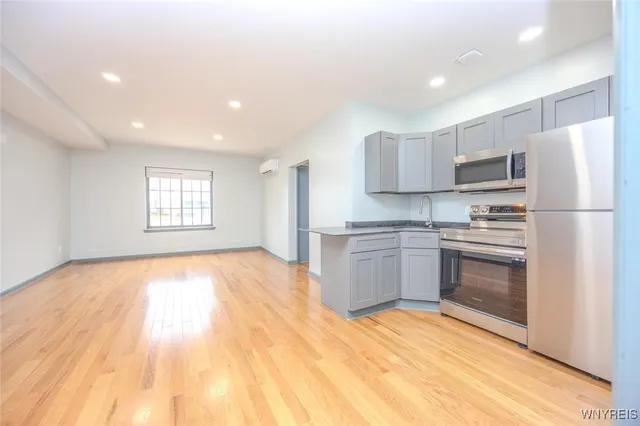 $999 | 530 Main Street, Unit 3, Niagara Falls, NY 14301