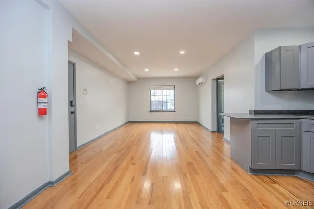 $999 | 530 Main Street, Unit 3, Niagara Falls, NY 14301