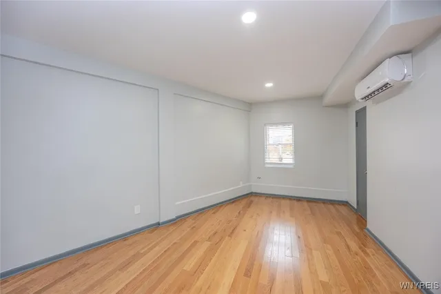 $999 | 530 Main Street, Unit 3, Niagara Falls, NY 14301