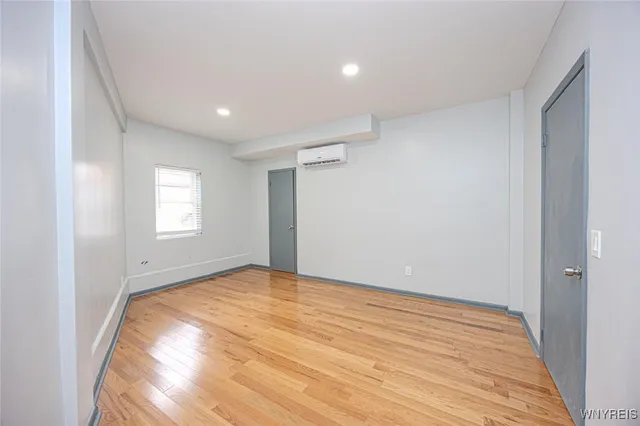 $999 | 530 Main Street, Unit 3, Niagara Falls, NY 14301