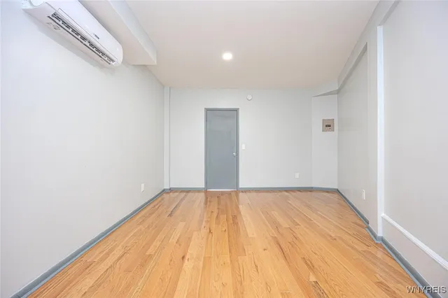 $999 | 530 Main Street, Unit 3, Niagara Falls, NY 14301