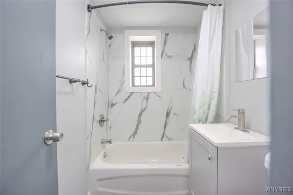 $999 | 530 Main Street, Unit 3, Niagara Falls, NY 14301