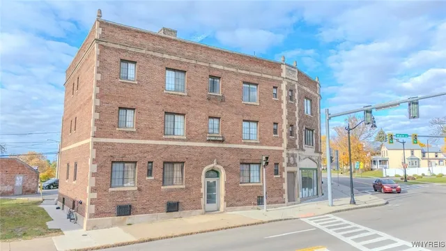 $999 | 530 Main Street, Unit 3, Niagara Falls, NY 14301