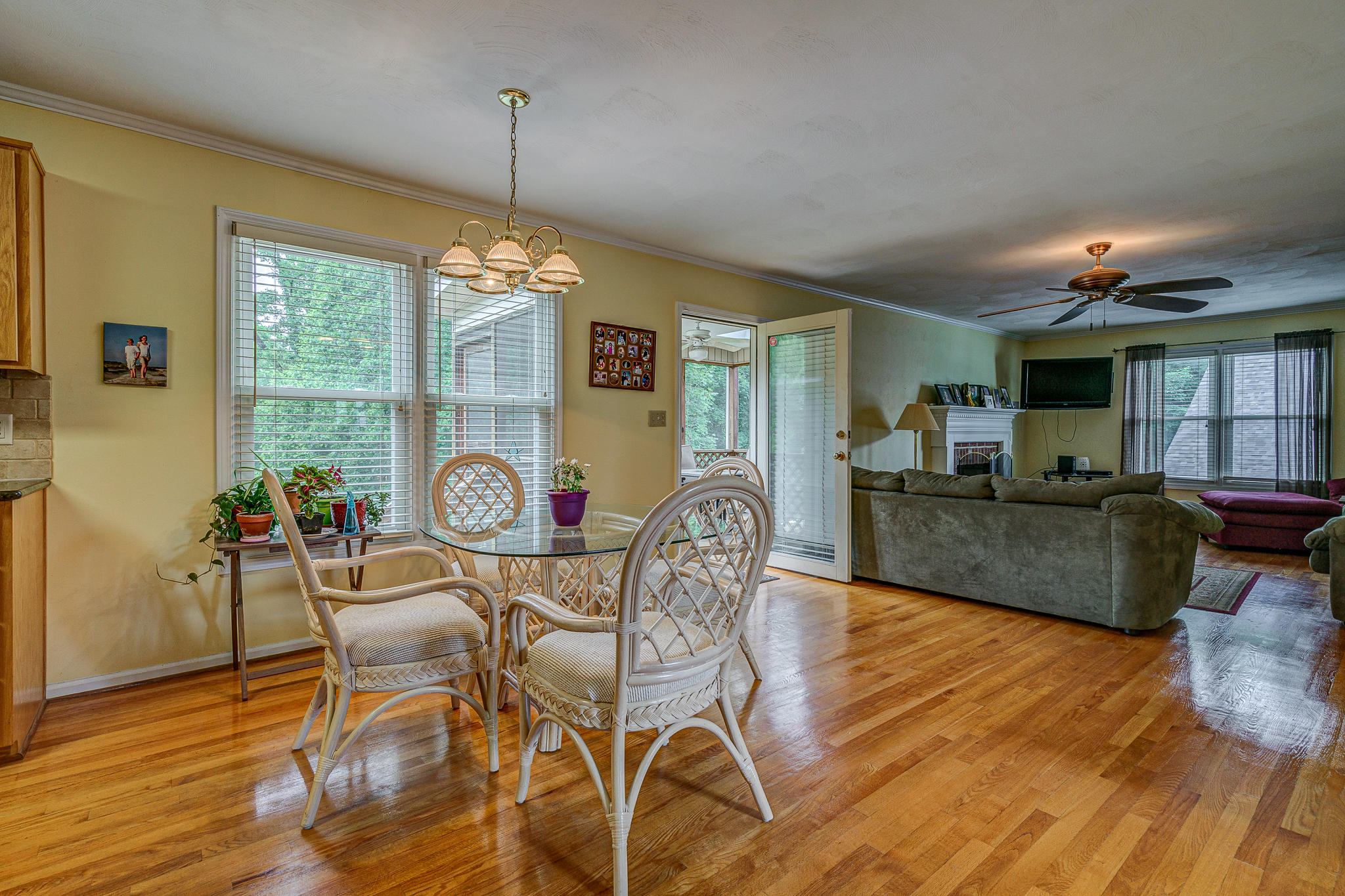 1813 Millbridge Road Salem, VA 24153 - Photo 11 of 47 08-1813 Millbridge Rd 008