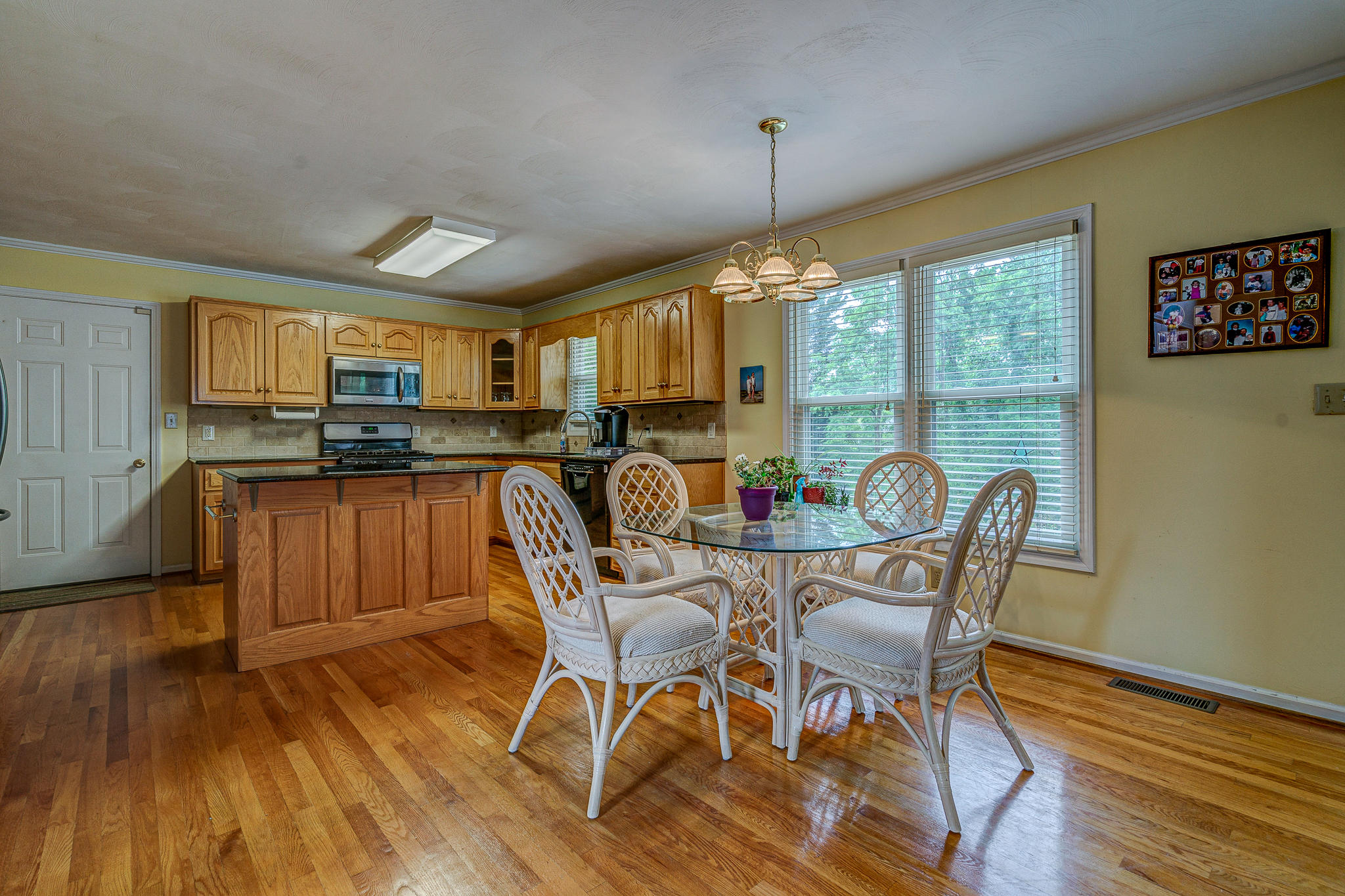 1813 Millbridge Road Salem, VA 24153 - Photo 10 of 47 07-1813 Millbridge Rd 007