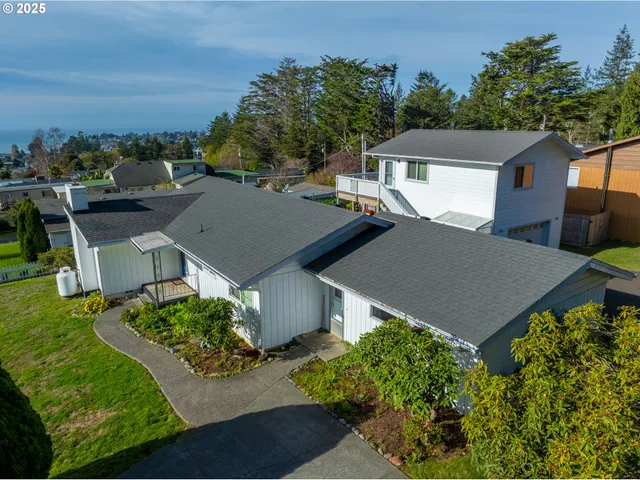 $550,000 | 16281 Chapman Lane, Brookings, OR 97415