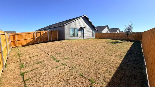 $1,895 | 212 Asterwood Lane, Sherman, TX 75092