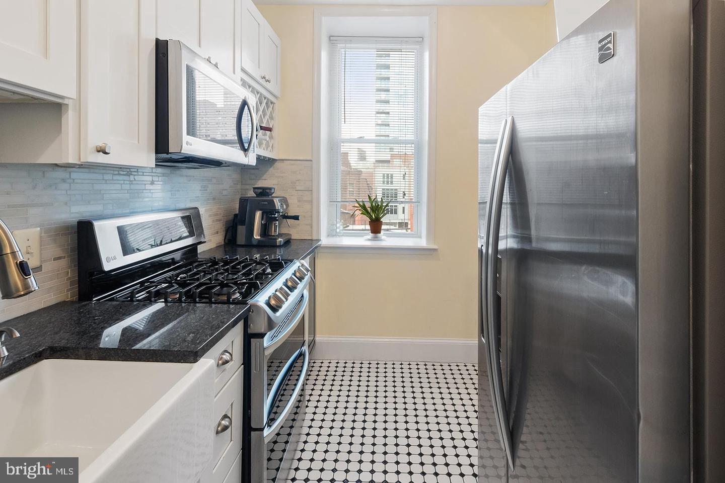 2129 Walnut Street, Unit 3 Philadelphia, PA 19103 - Photo 2 of 9