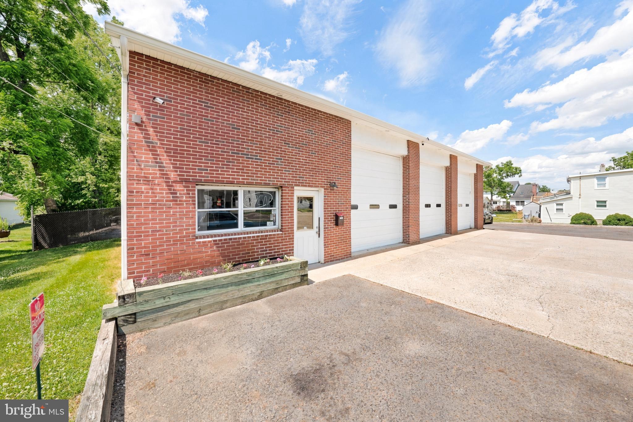 383 Juliustown Road Columbus, NJ 08022 - Photo 2 of 27