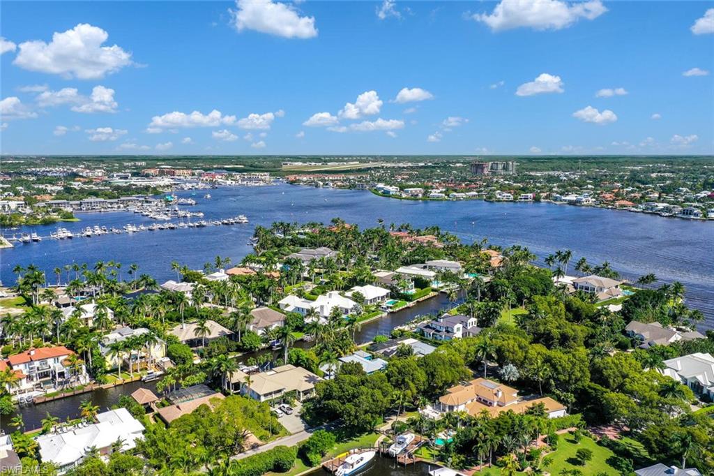 795 18th Avenue South Naples, FL 34102 - Photo 45 of 48 a view of a flower room with floor to ceiling fan
