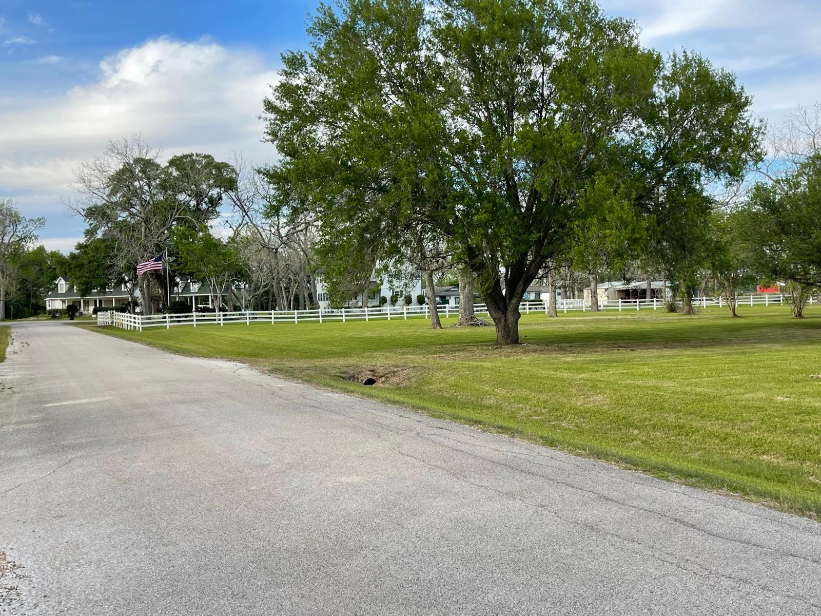 335 Carroll Road Richmond, TX 77469 - Photo 4 of 25 a view of a park