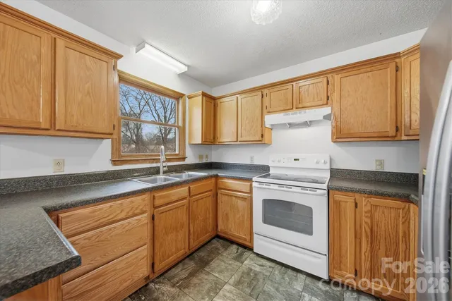 $270,000 | 1118 St Michaels Drive Southeast, Conover, NC 28613