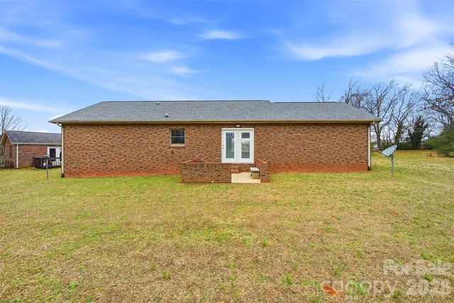 $270,000 | 1118 St Michaels Drive Southeast, Conover, NC 28613