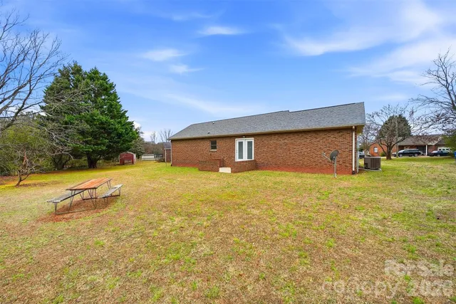 $270,000 | 1118 St Michaels Drive Southeast, Conover, NC 28613