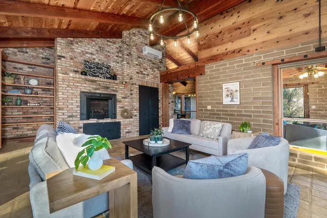 $1,100,000 | 20990 Tiger Tail Road, Grass Valley, CA 95949