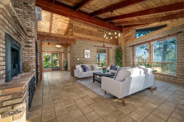 $1,100,000 | 20990 Tiger Tail Road, Grass Valley, CA 95949