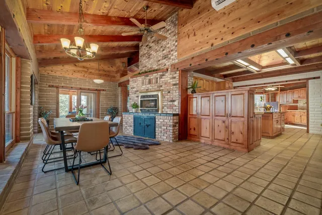 $1,100,000 | 20990 Tiger Tail Road, Grass Valley, CA 95949