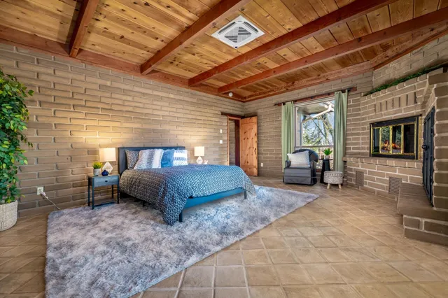 $1,100,000 | 20990 Tiger Tail Road, Grass Valley, CA 95949