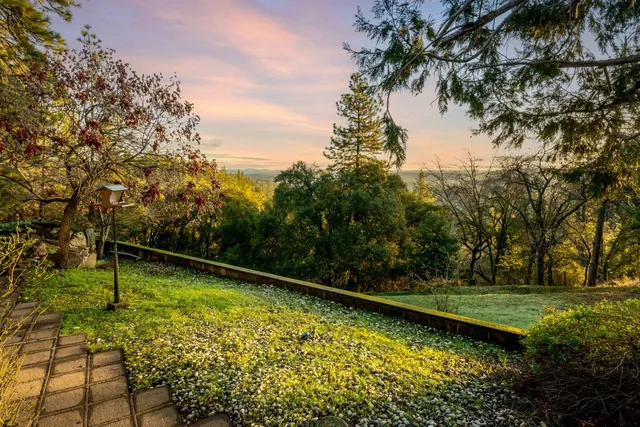 $1,100,000 | 20990 Tiger Tail Road, Grass Valley, CA 95949