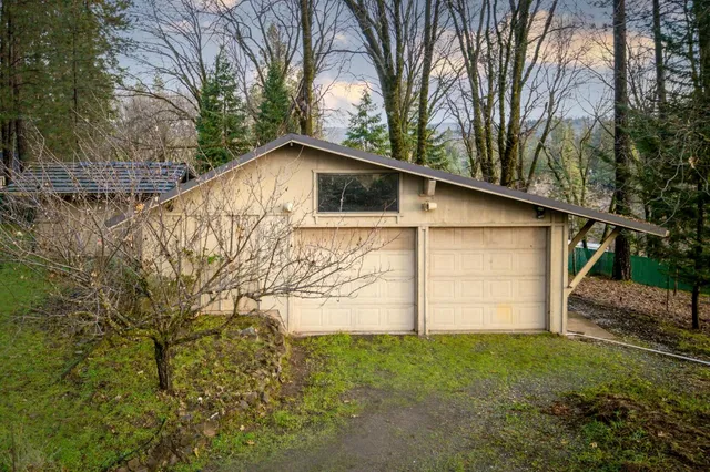 $1,100,000 | 20990 Tiger Tail Road, Grass Valley, CA 95949