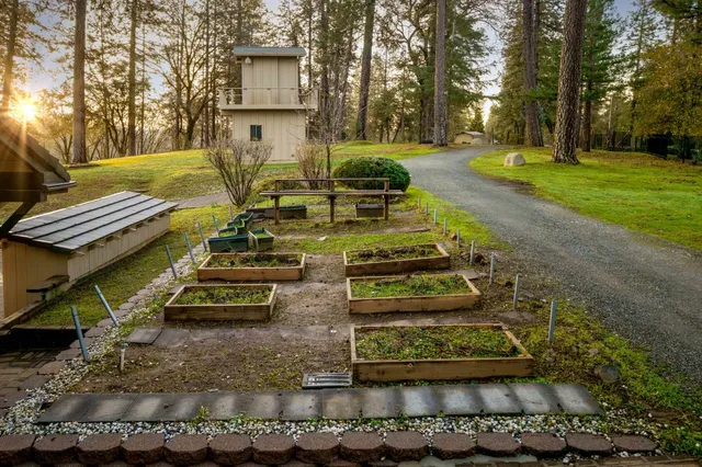 $1,100,000 | 20990 Tiger Tail Road, Grass Valley, CA 95949