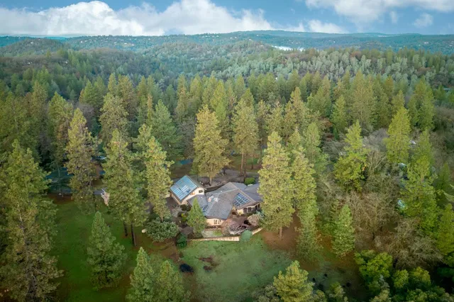 $1,100,000 | 20990 Tiger Tail Road, Grass Valley, CA 95949
