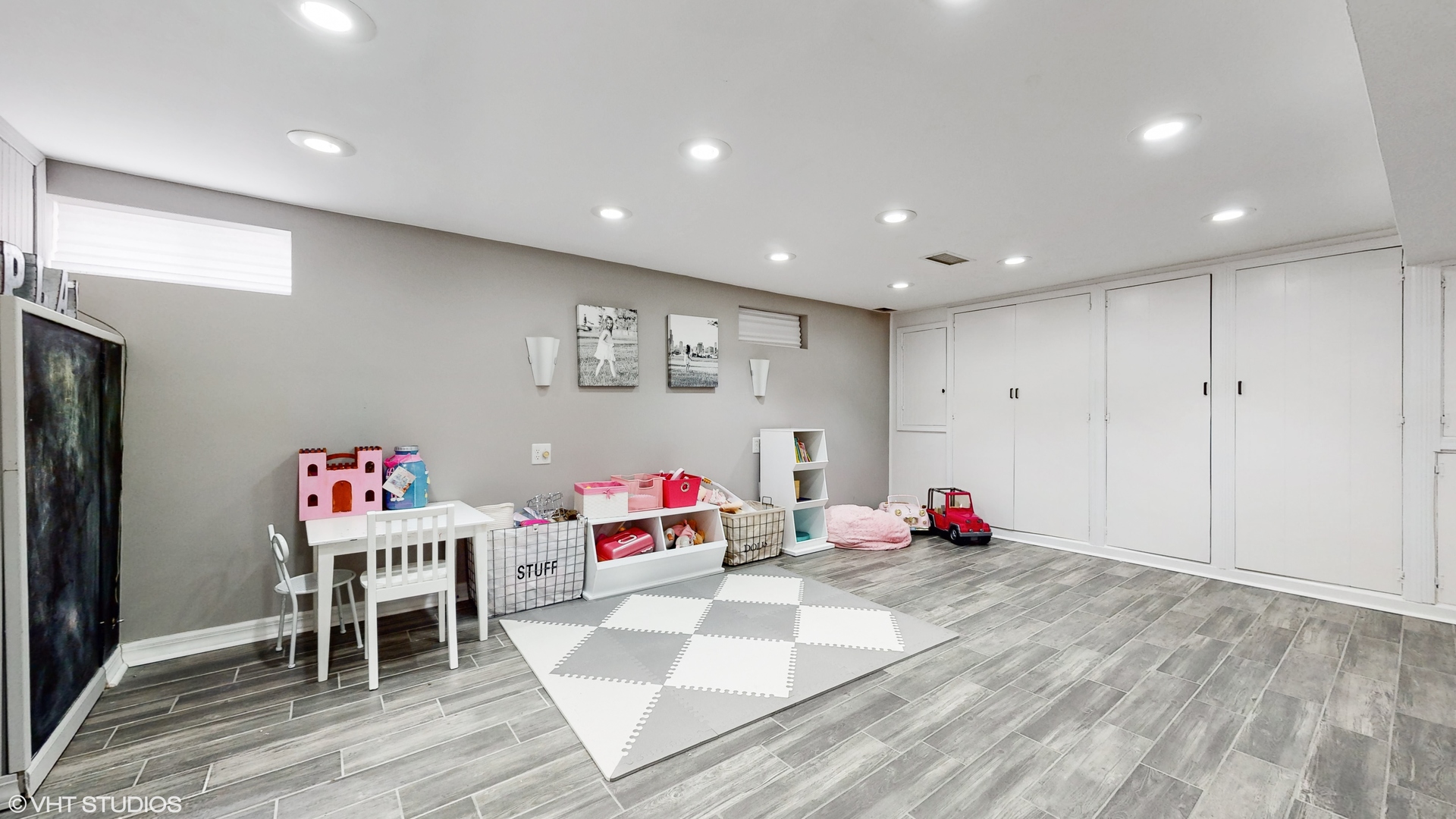 453 High Ridge Road Hillside, IL 60162 - Photo 13 of 20 a living room with furniture and a wooden floor