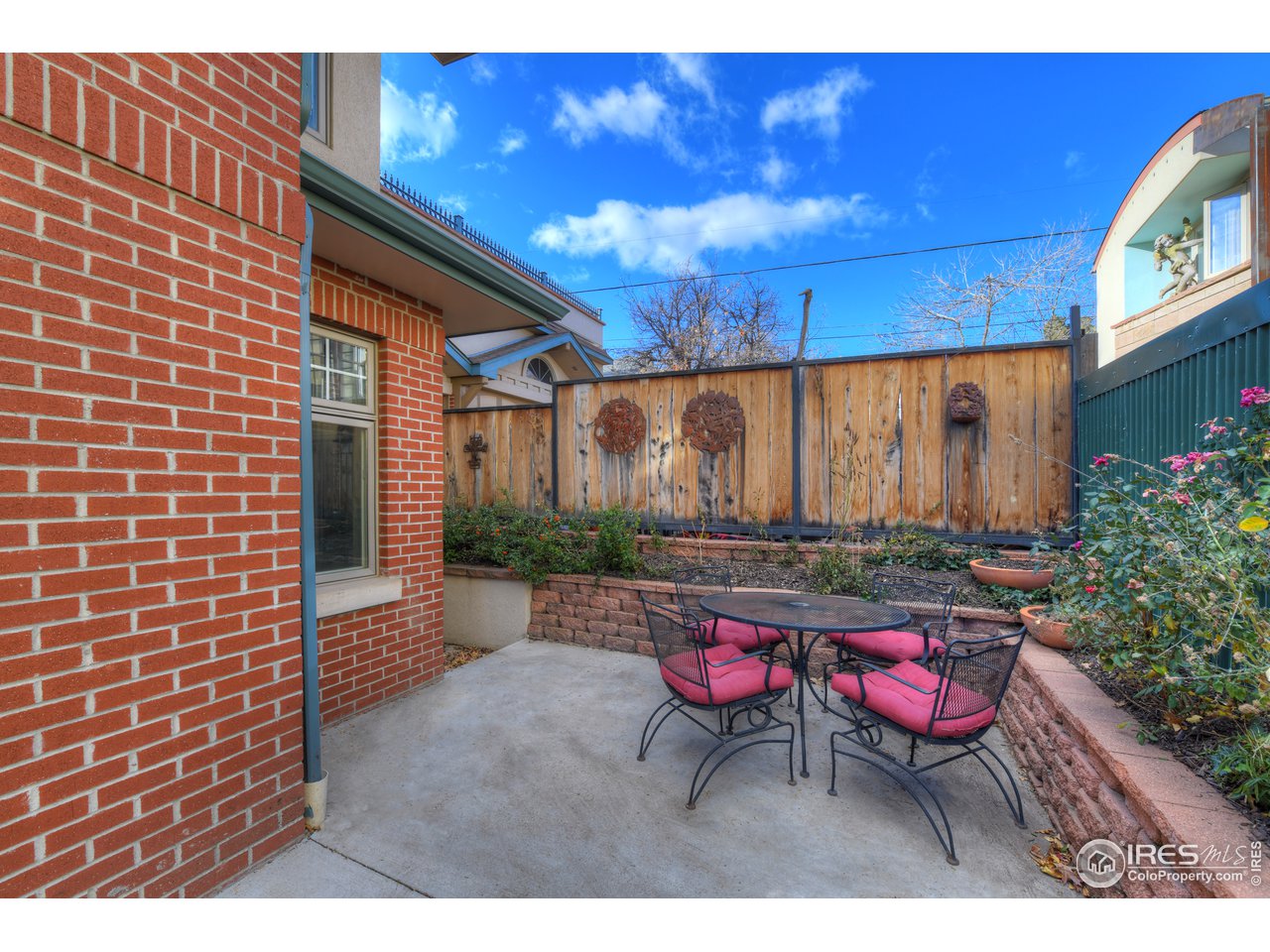 907 13th Street Boulder, CO 80302 - Photo 27 of 35 Backyard patio