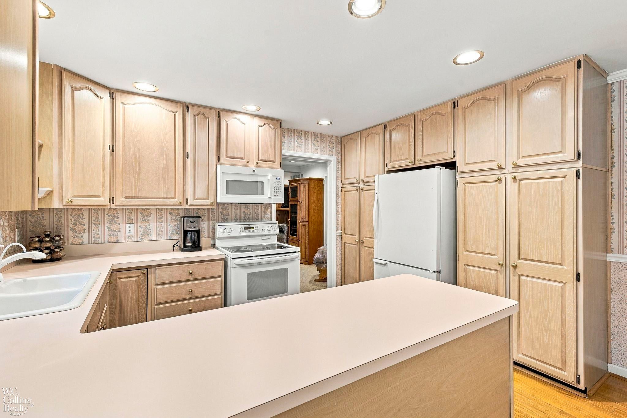 1200 Priscilla Lane Rochester Hills, MI 48309 - Photo 10 of 38 Gallery Image 10